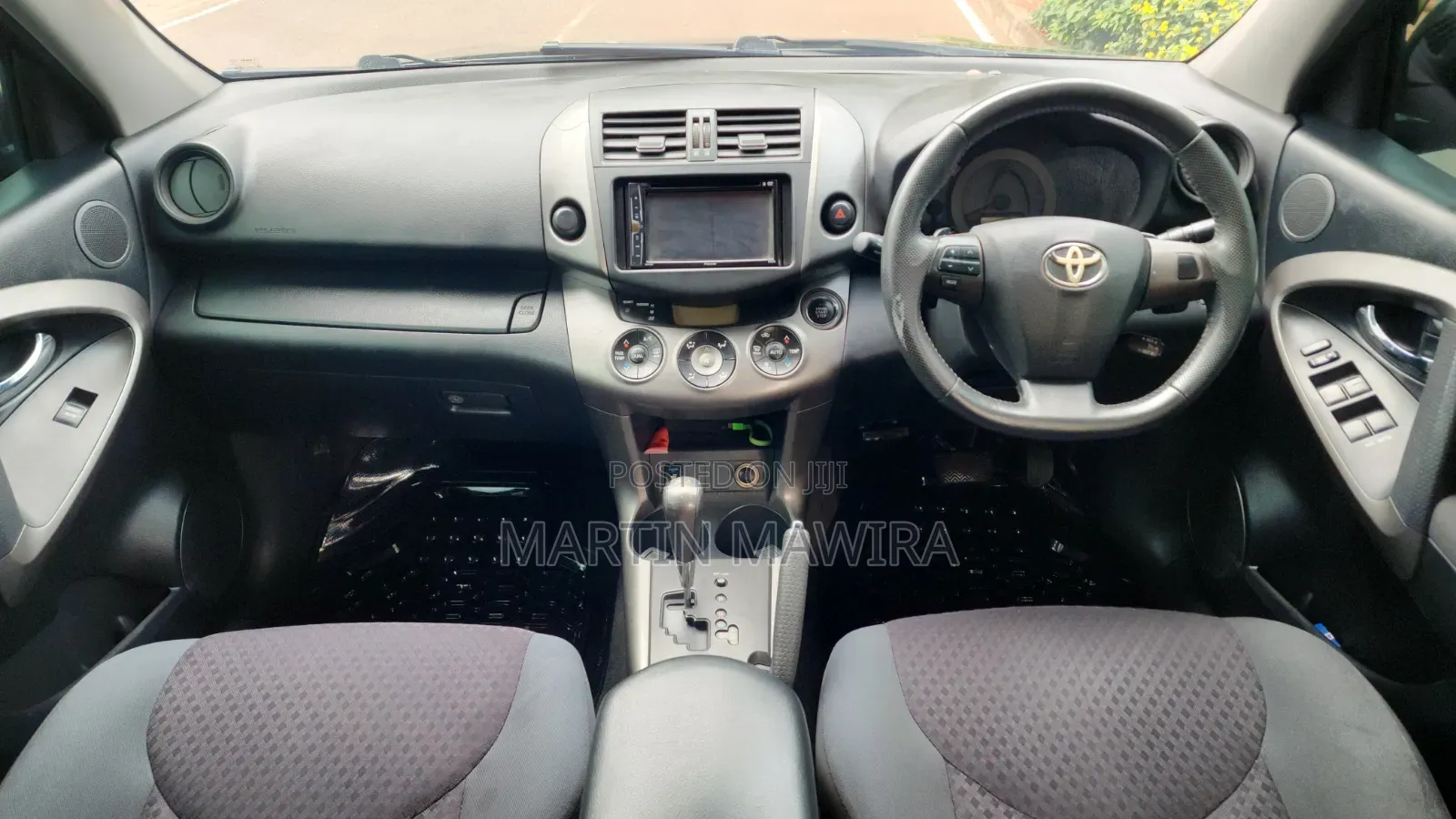 Toyota Vanguard 2012 Black