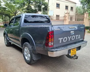 Toyota Hilux 2010 Gray