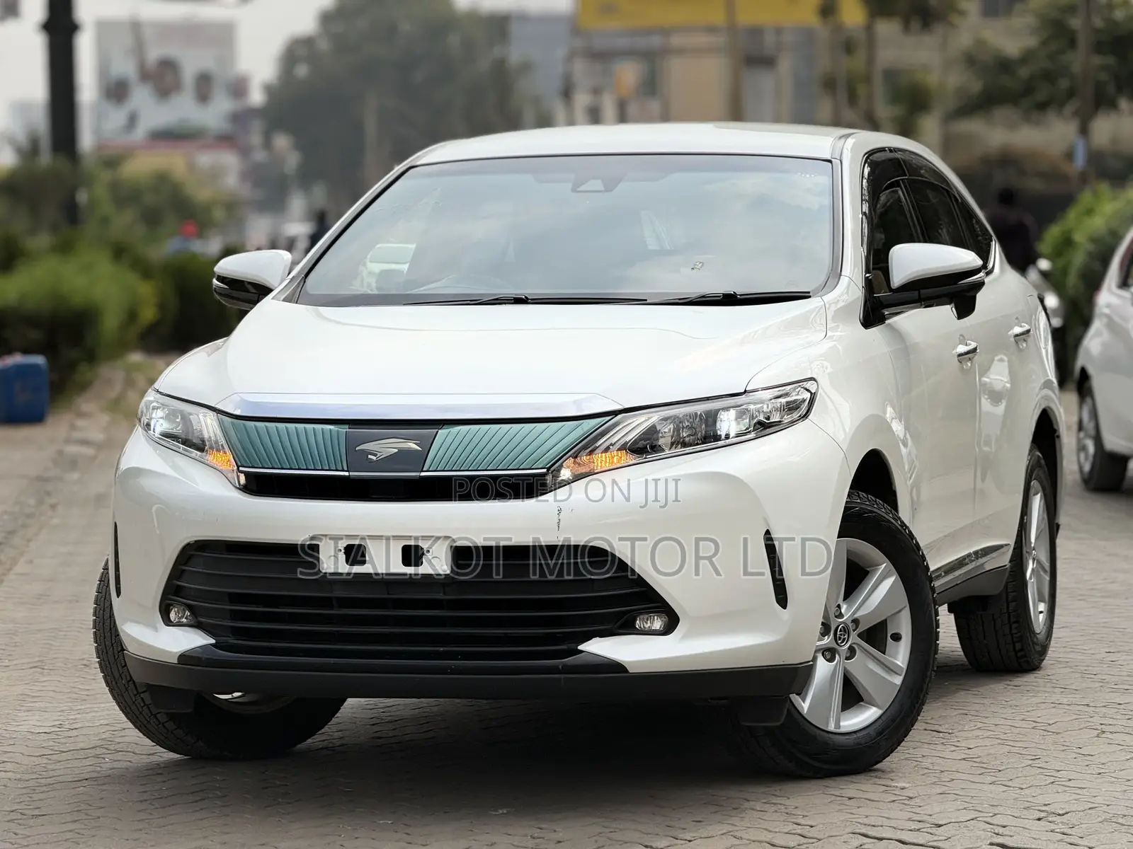 Toyota Harrier 2.0 2019 White