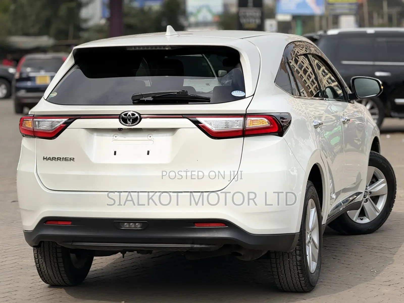 Toyota Harrier 2.0 2019 White