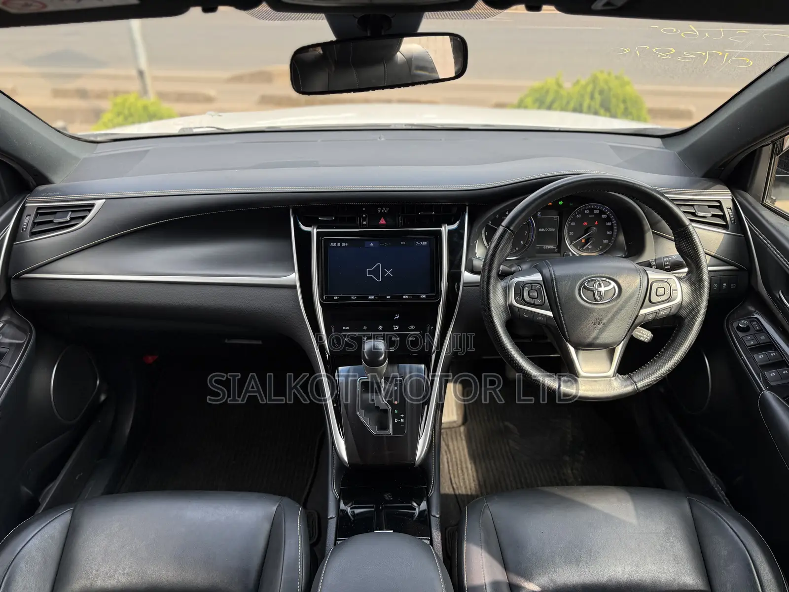 Toyota Harrier 2.0 2019 White