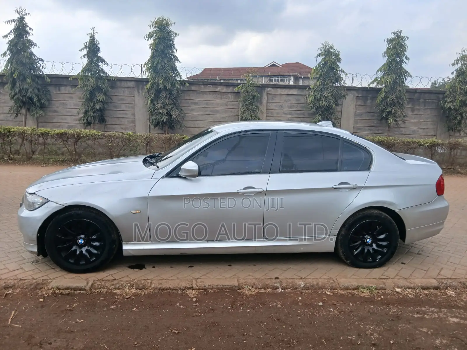 BMW 320i 2010 Silver