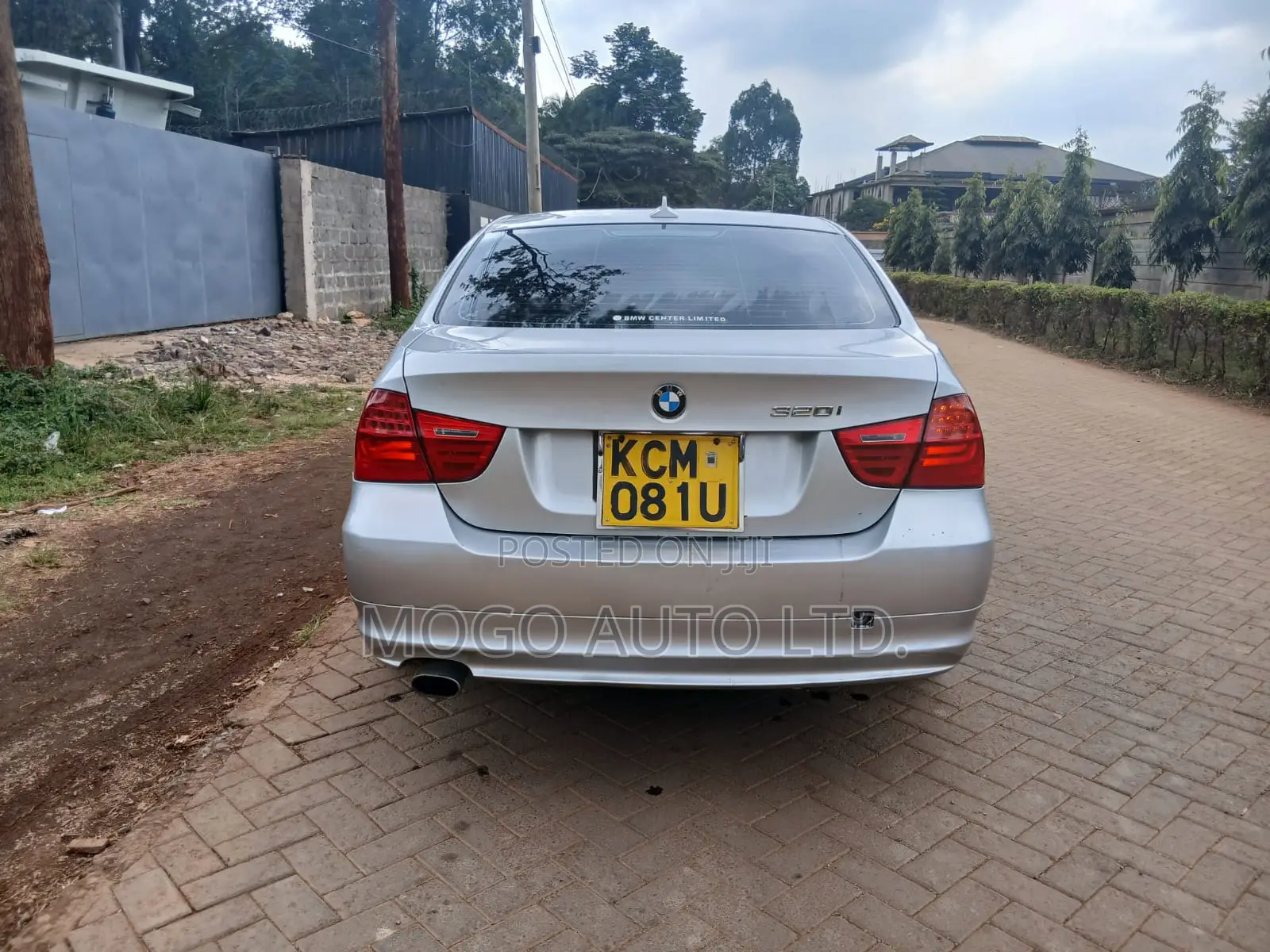 BMW 320i 2010 Silver