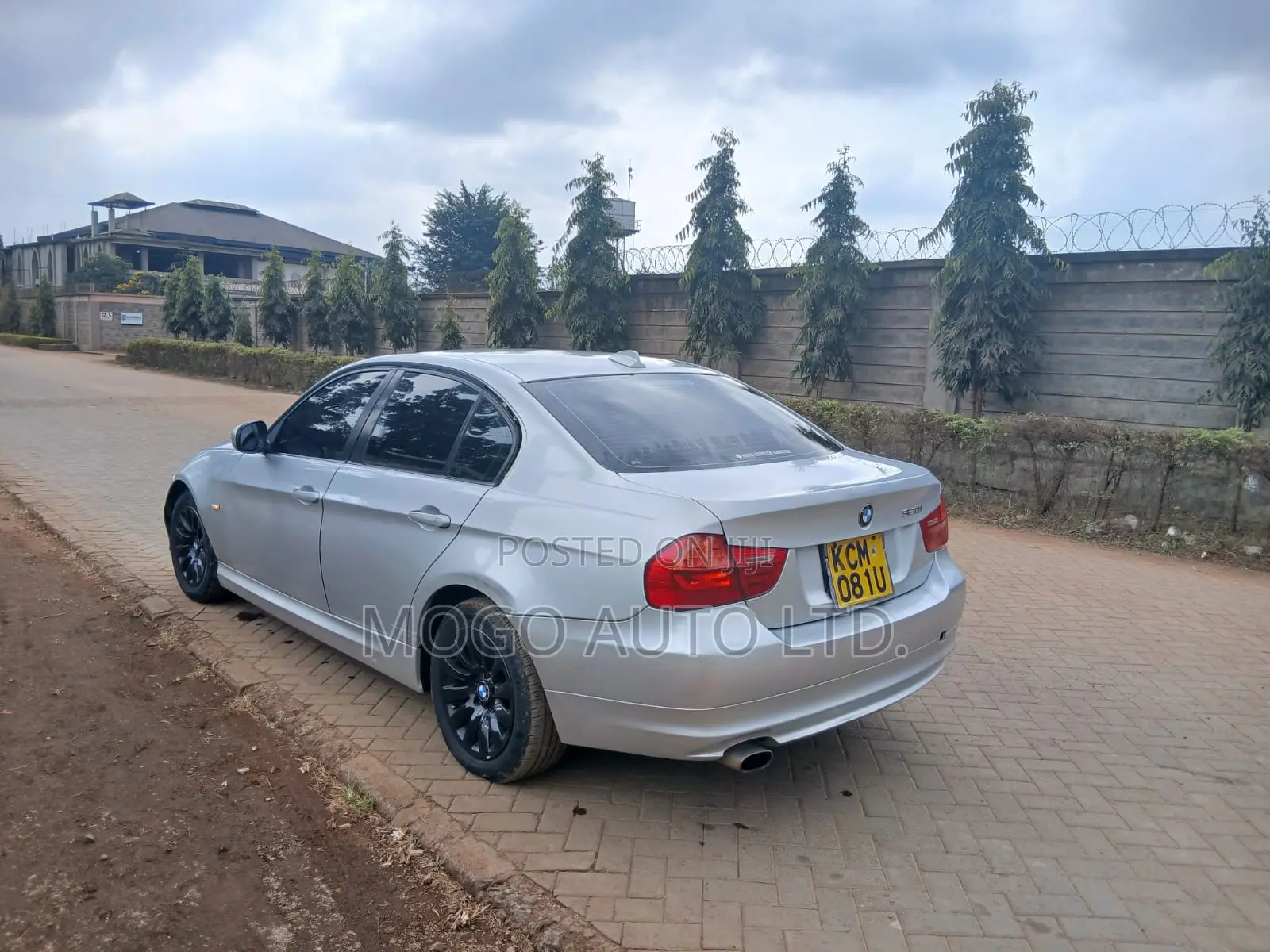 BMW 320i 2010 Silver