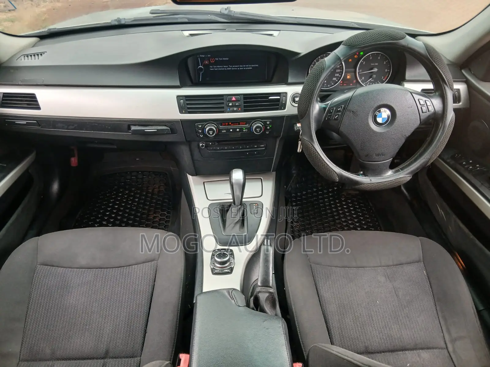 BMW 320i 2010 Silver