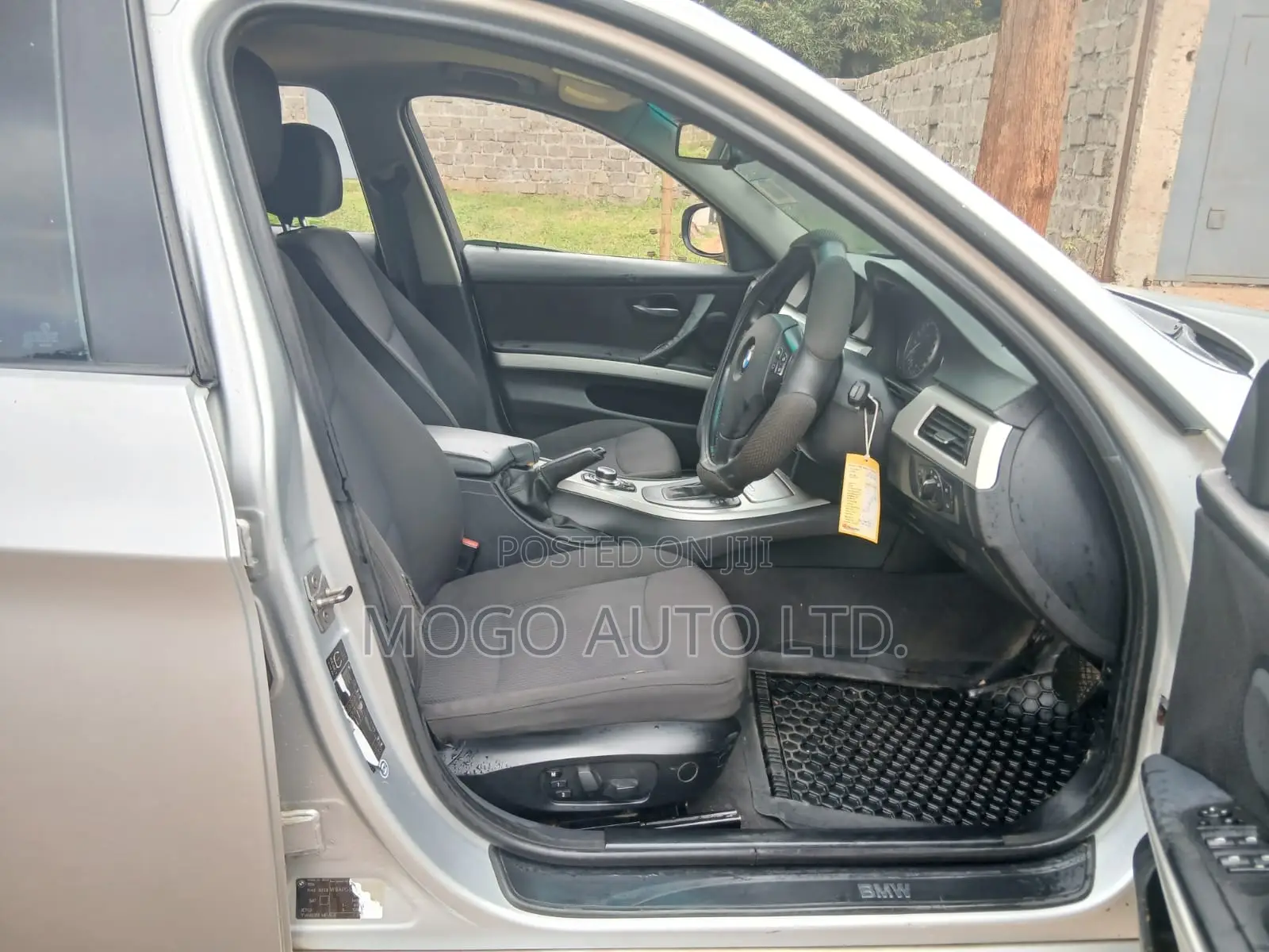 BMW 320i 2010 Silver