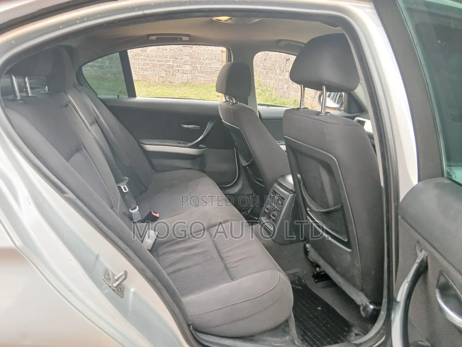 BMW 320i 2010 Silver