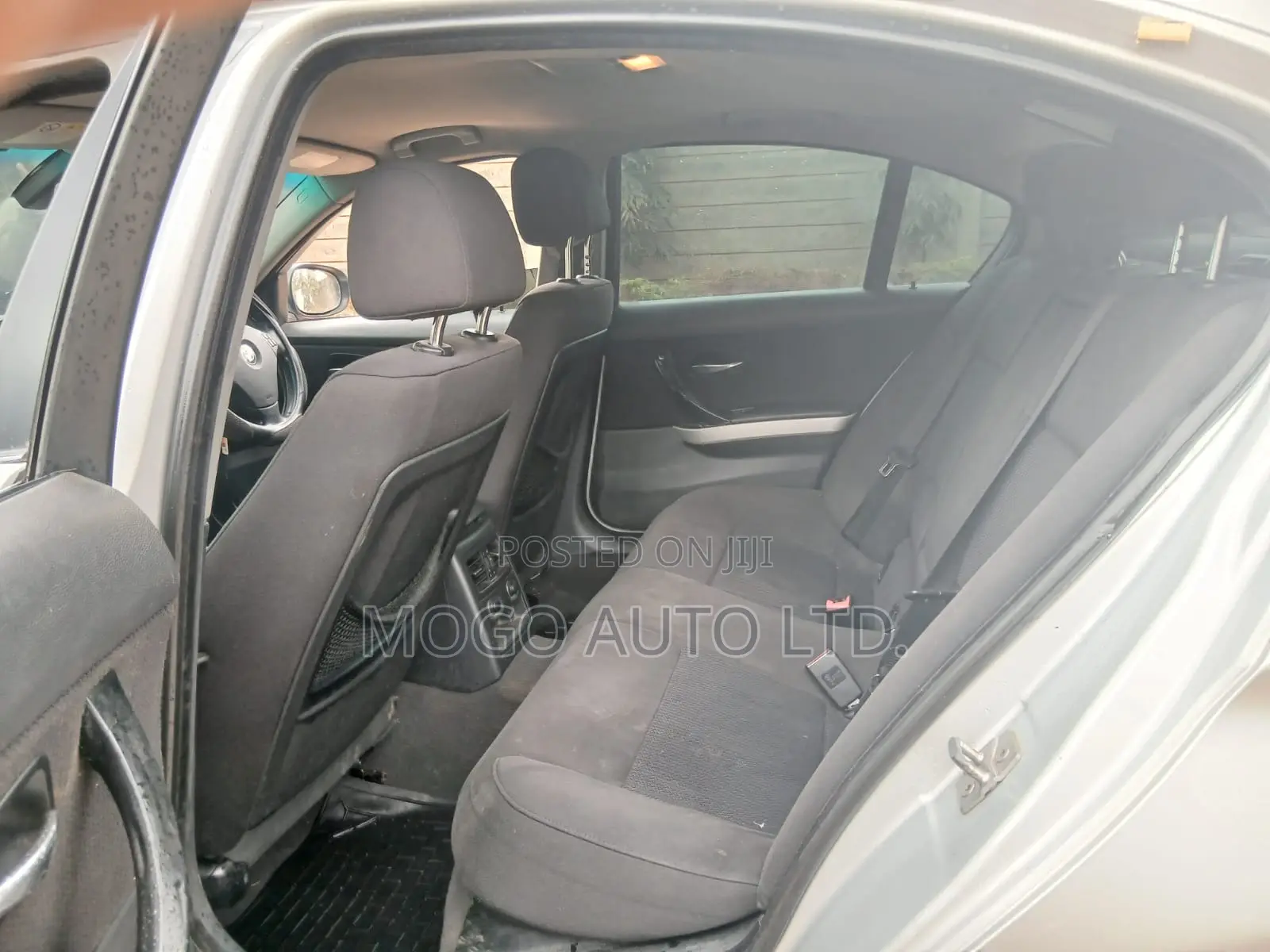 BMW 320i 2010 Silver
