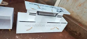 White 4ft With a Mable Top Tv Stand
