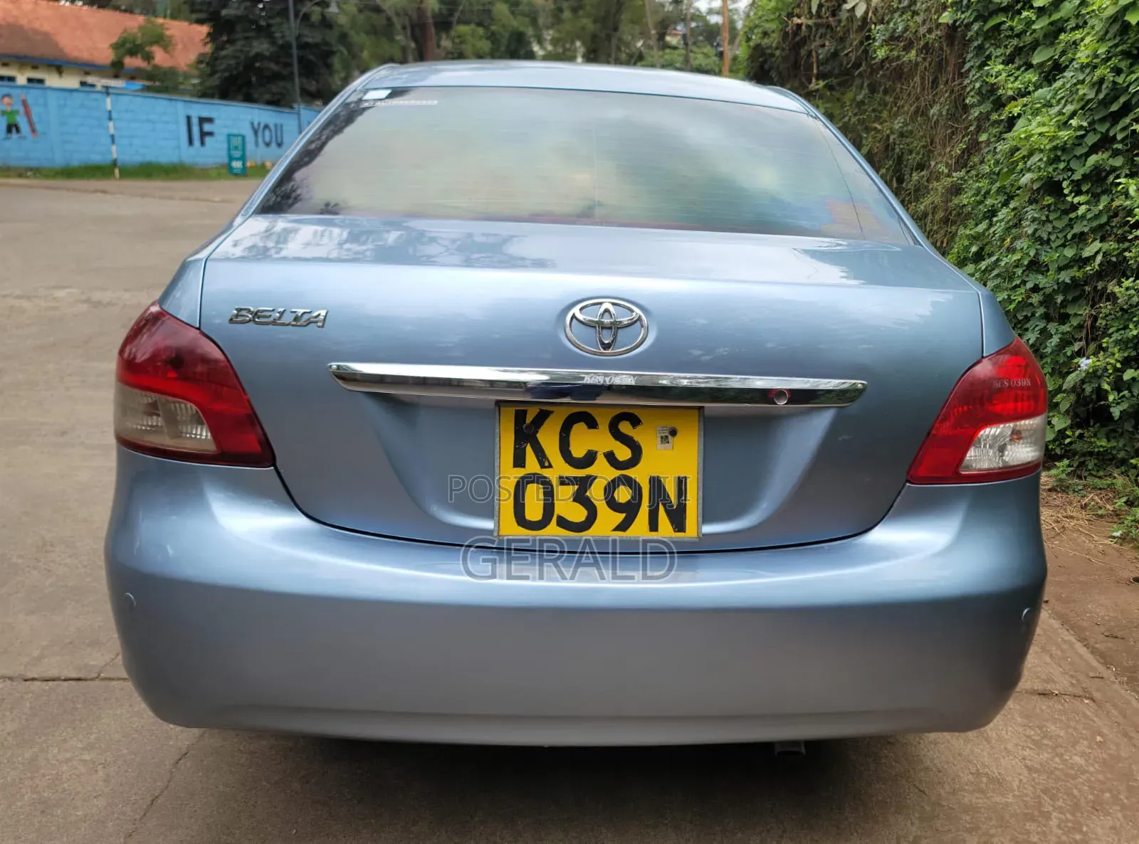 Toyota Belta 2011 Blue