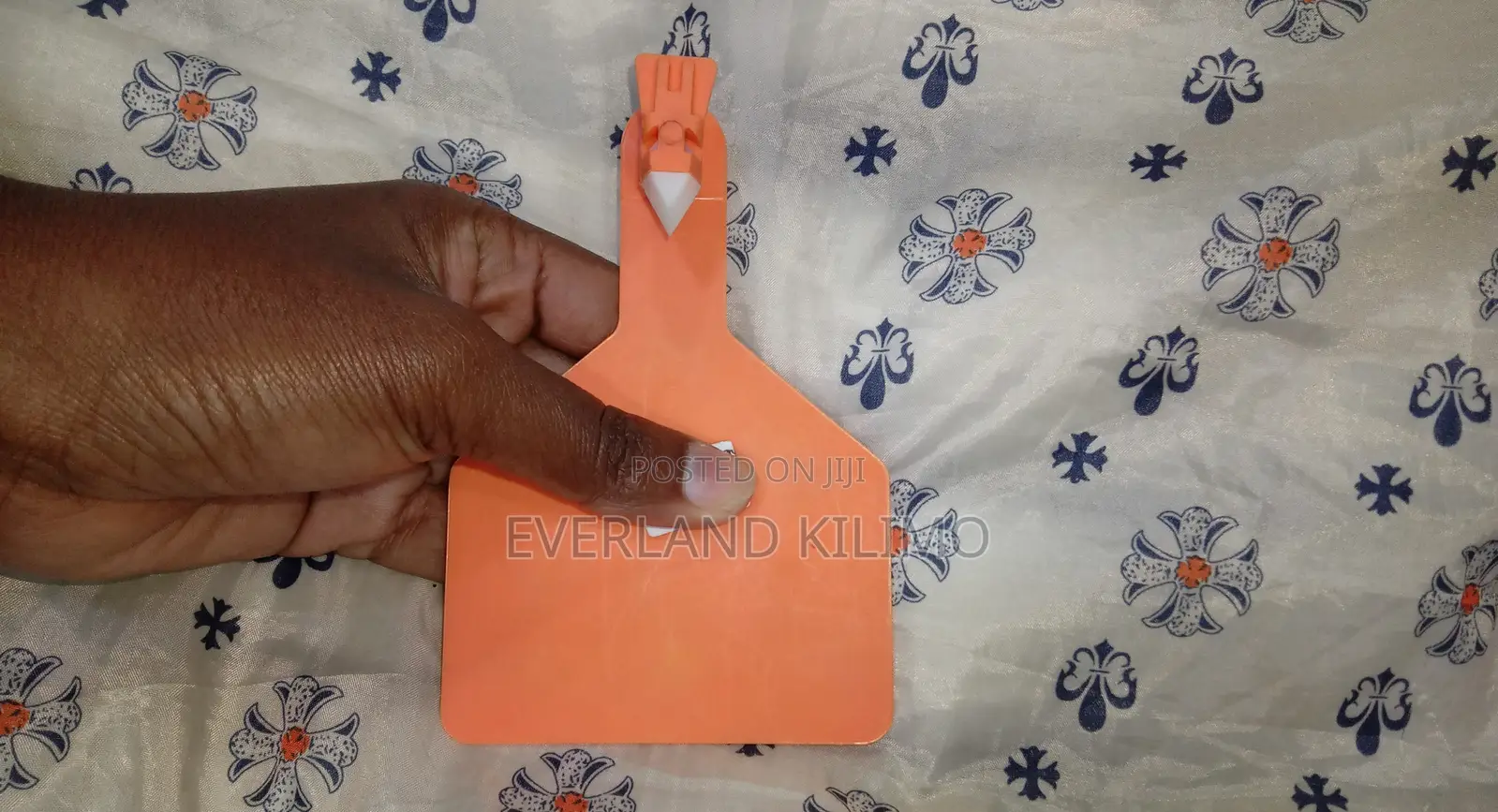 Plain or Numbered Ear Z- Tags for Cattle Livestock