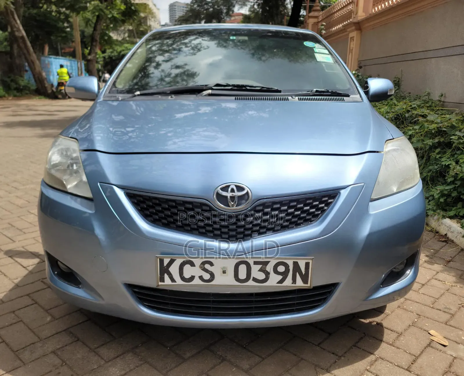 Toyota Belta 2011 Blue