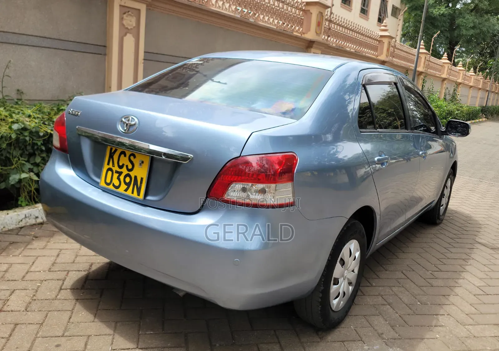 Toyota Belta 2011 Blue
