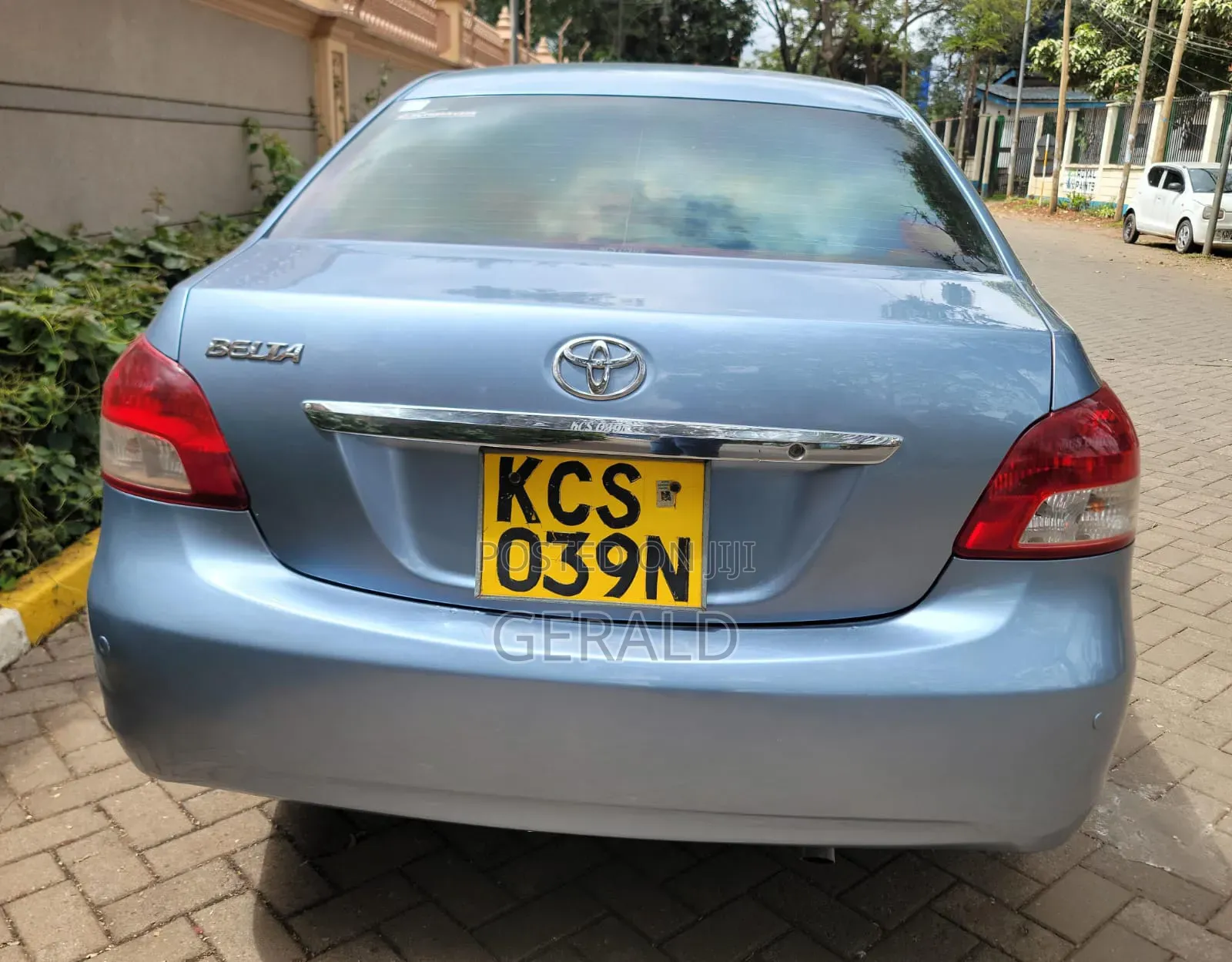 Toyota Belta 2011 Blue