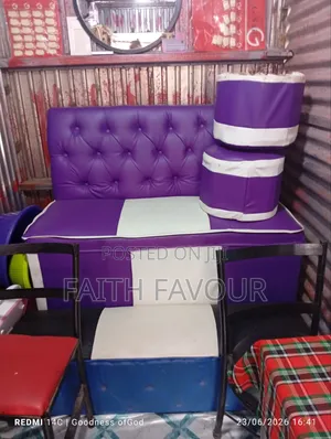 Manicure/Pedicure Seat