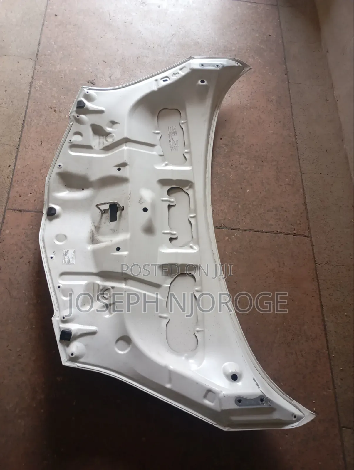 Ractis 2008 Bonnet