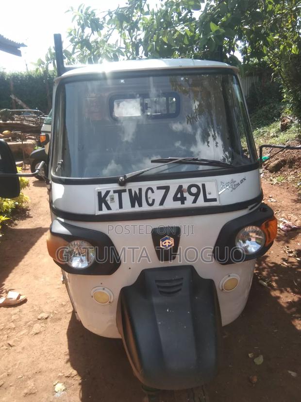 Piaggio Scooter 2023 White - thumbnail 6