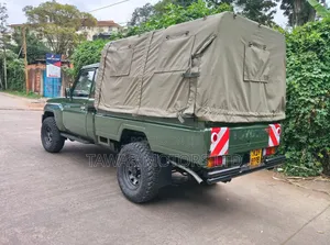 Toyota Land Cruiser 2004 Green