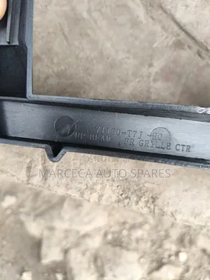 Grill Centre Support Holder Honda Vezel .