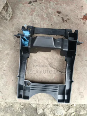 Grill Centre Support Holder Honda Vezel .