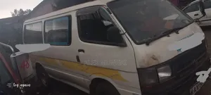 Toyota HiAce 2000 White