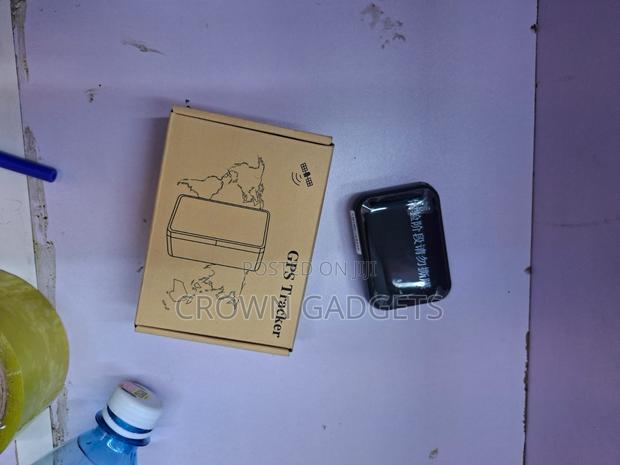 Mini GPS Locator With Live Vehicle Tracking and Alerts