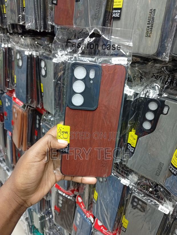 Generic S26 Ultra Santa Leather Phone Case With a Rich, Dark Brown