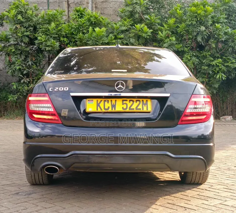 Mercedes-Benz C200 2012 Black