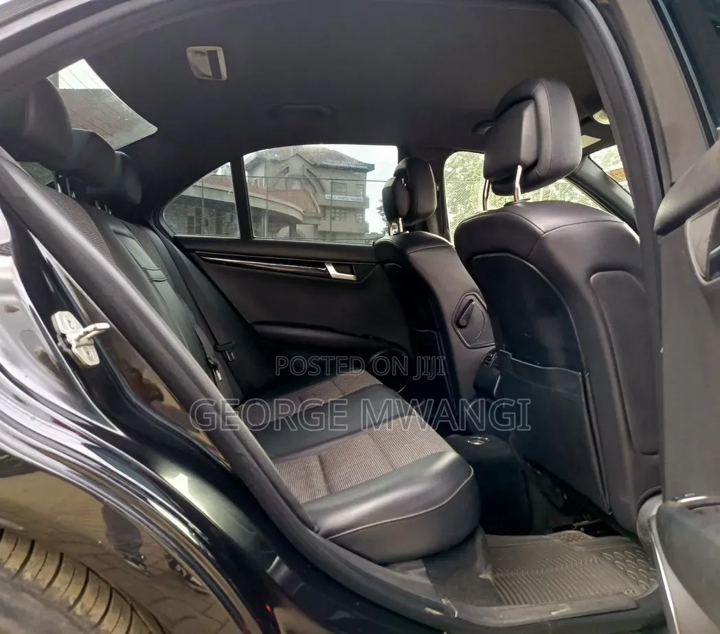 Mercedes-Benz C200 2012 Black
