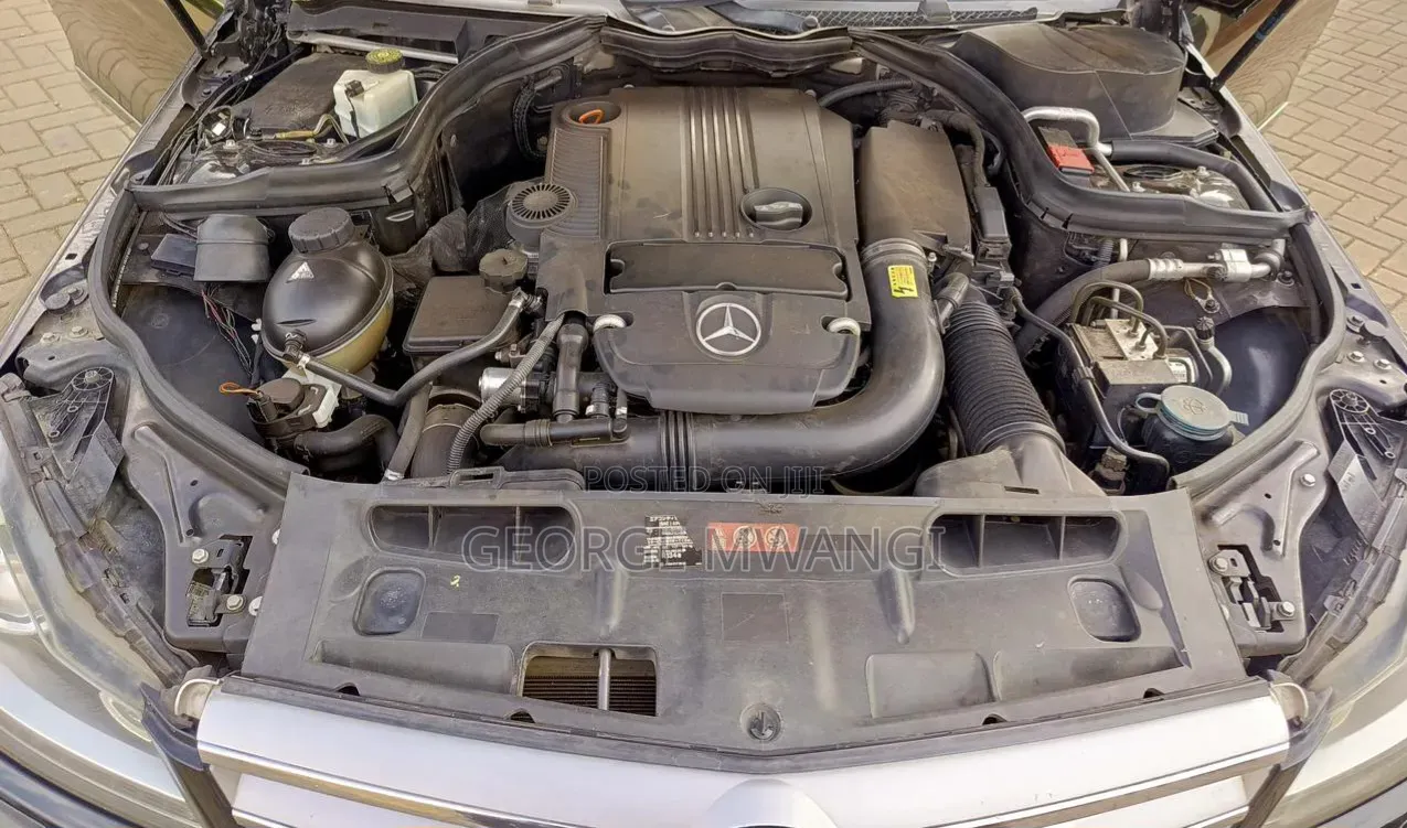 Mercedes-Benz C200 2012 Black