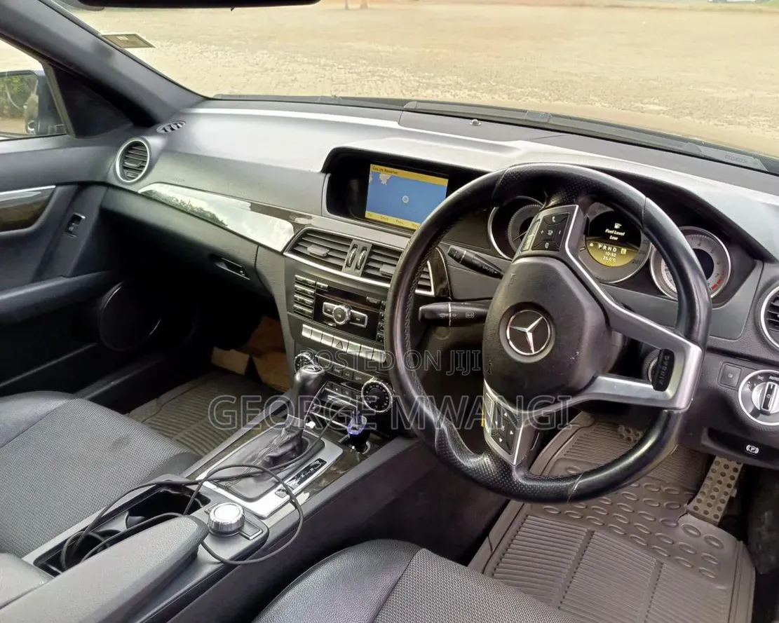 Mercedes-Benz C200 2012 Black