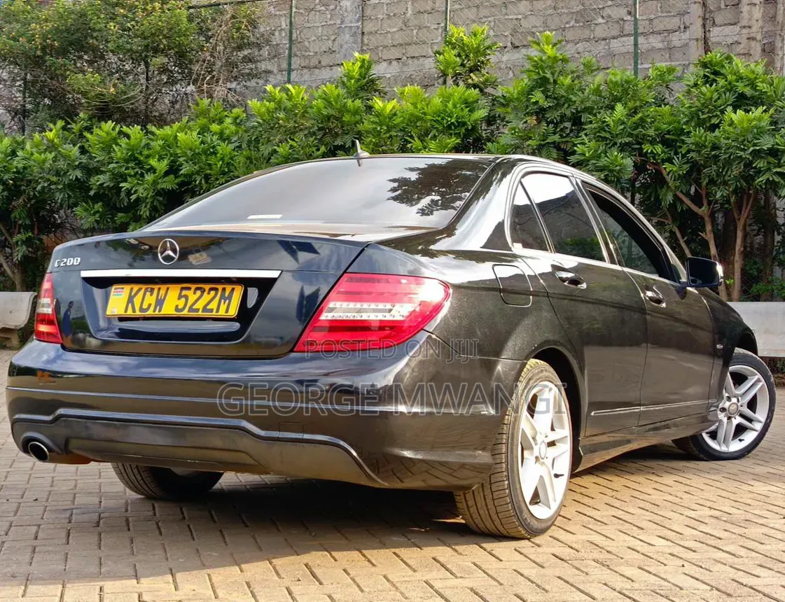 Mercedes-Benz C200 2012 Black
