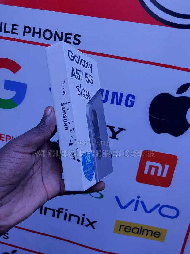 New Samsung Galaxy A57 256 GB Black - thumbnail 3