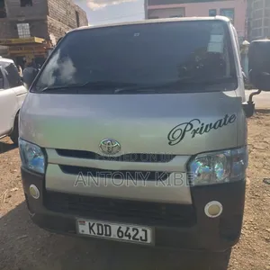 Toyota HiAce 2014 Silver