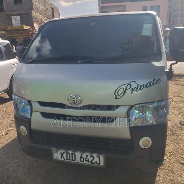 Toyota HiAce 2014 Silver