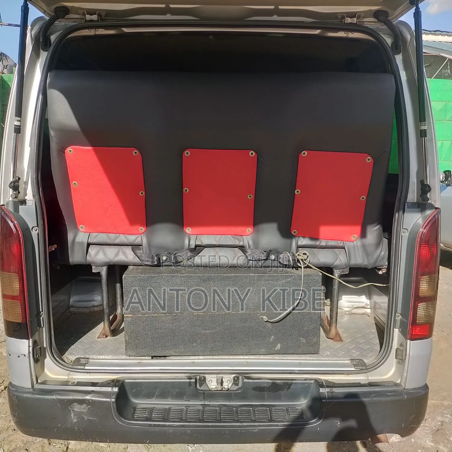 Toyota HiAce 2014 Silver