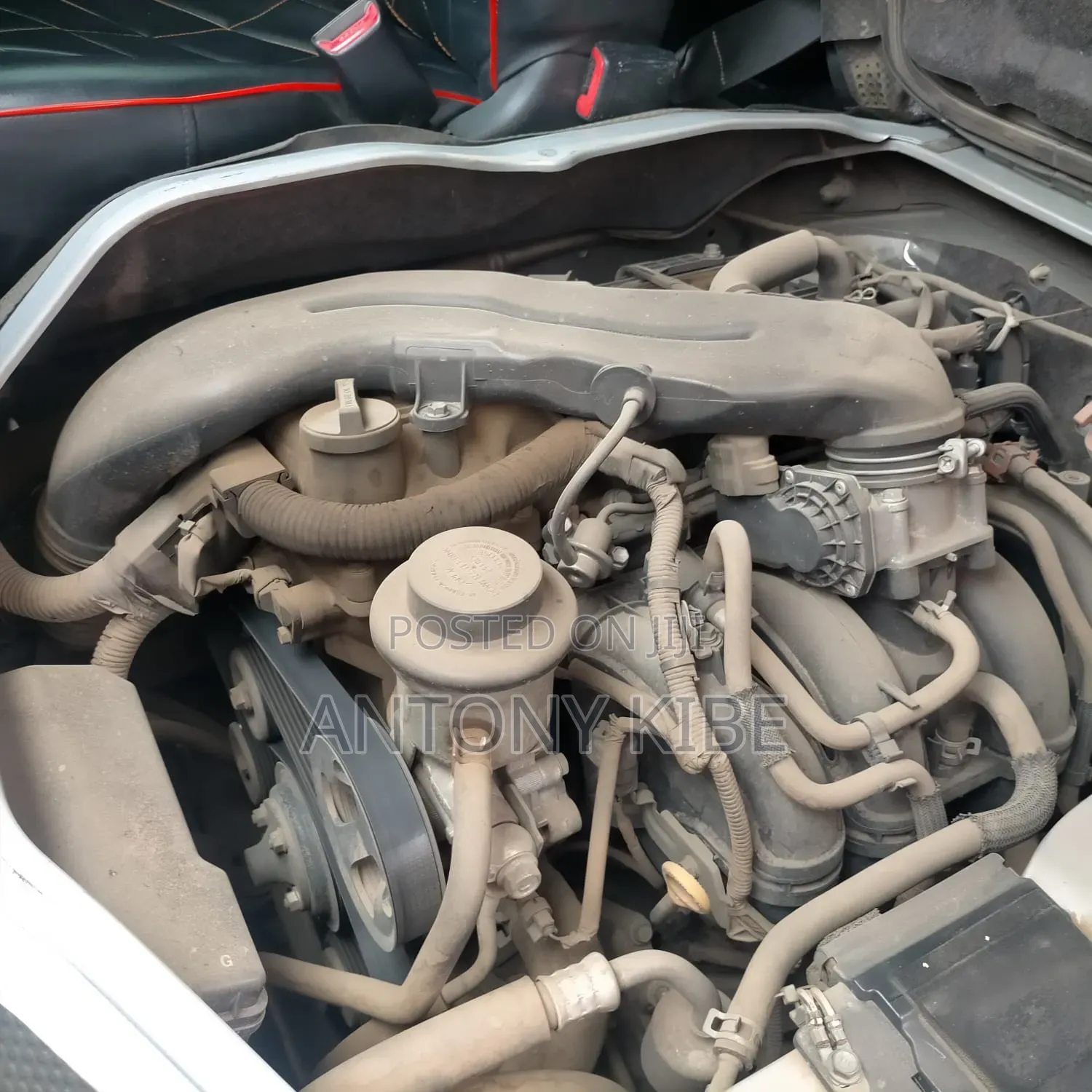 Toyota HiAce 2014 Silver