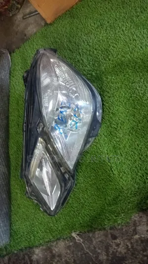 Mercedes -Benz W212 Headlight