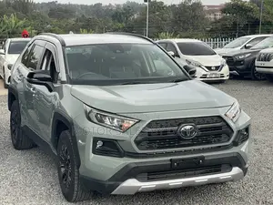 Toyota RAV4 Adventure 2019 Green