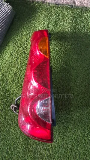 Nissan Note E11 Taillight