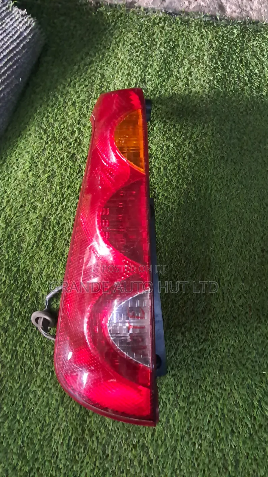 Nissan Note E11 Taillight