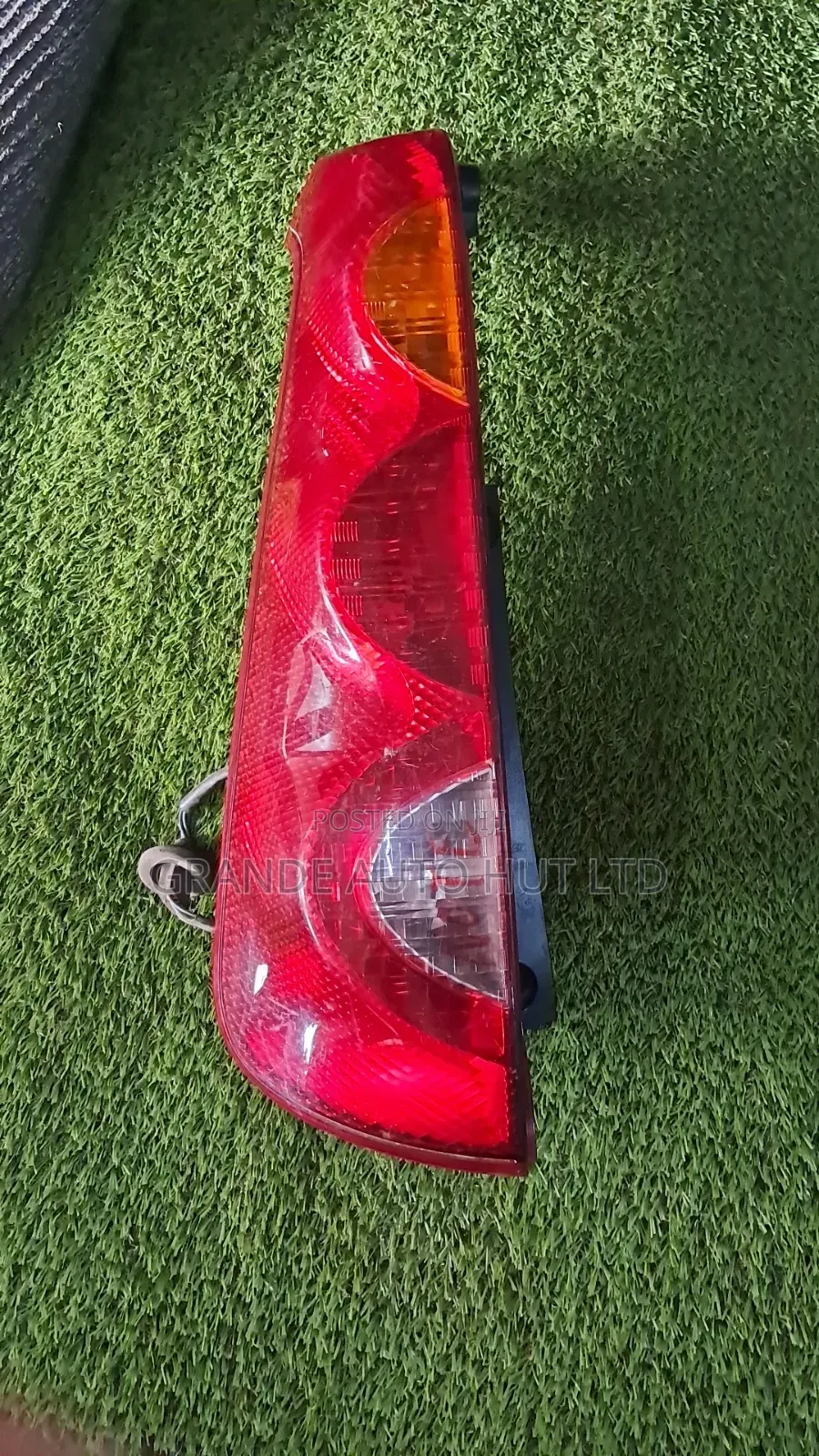 Nissan Note E11 Taillight