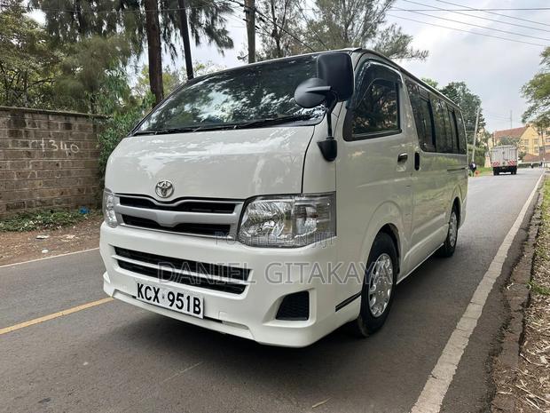 Toyota HiAce 2013 White