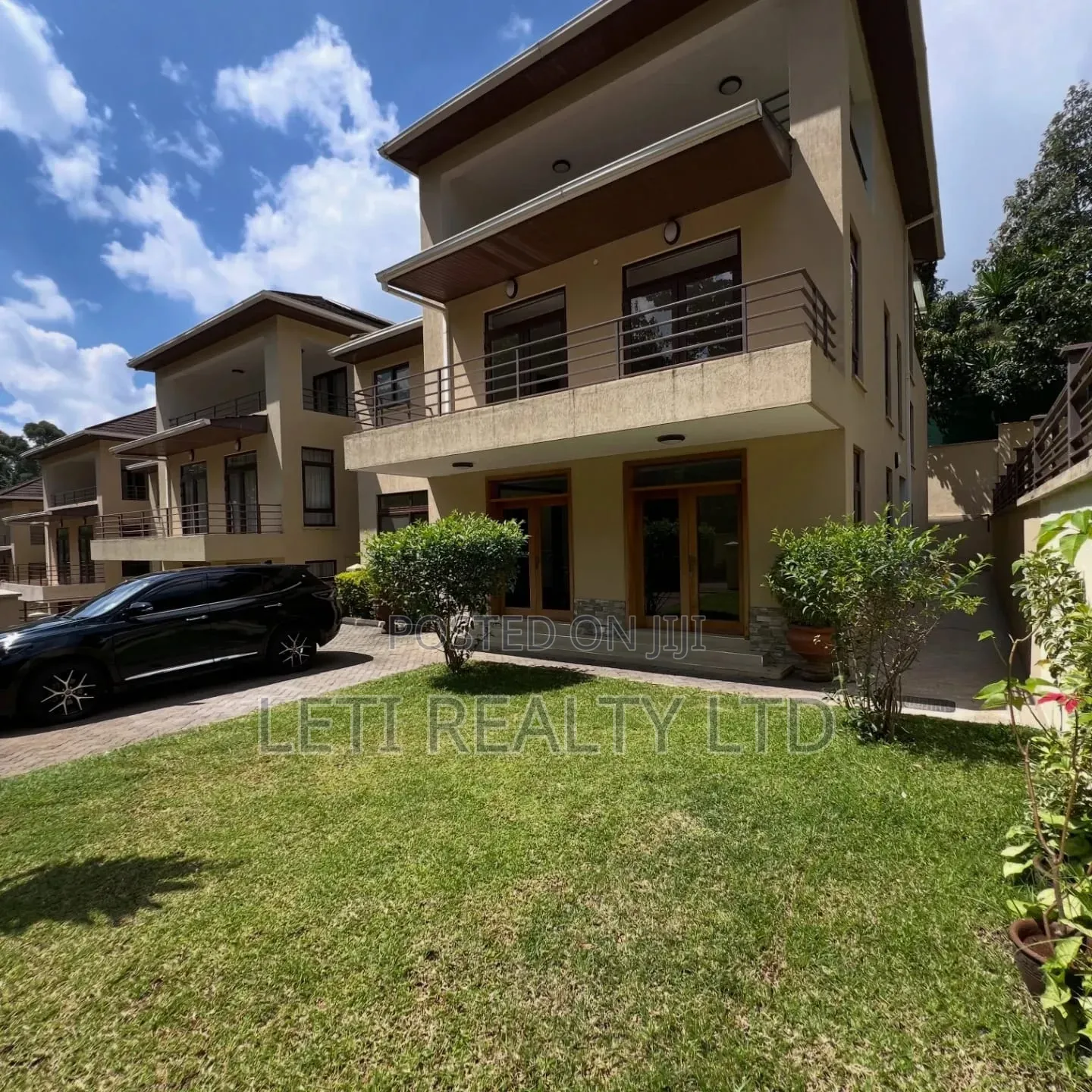 5bdrm Townhouse / Terrace in Muthangari for rent