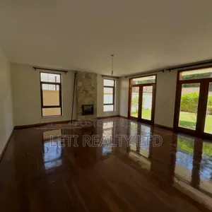 5bdrm Townhouse / Terrace in Muthangari for rent