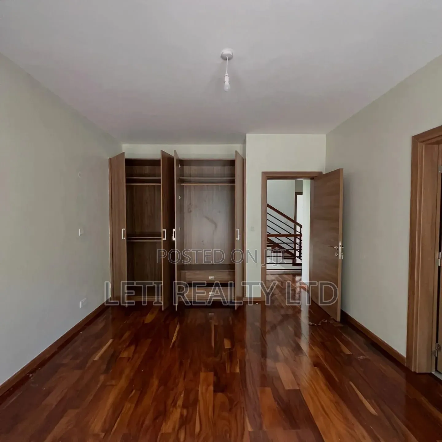 5bdrm Townhouse / Terrace in Muthangari for rent