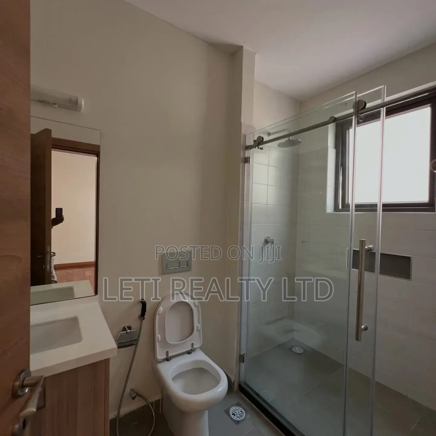 5bdrm Townhouse / Terrace in Muthangari for rent