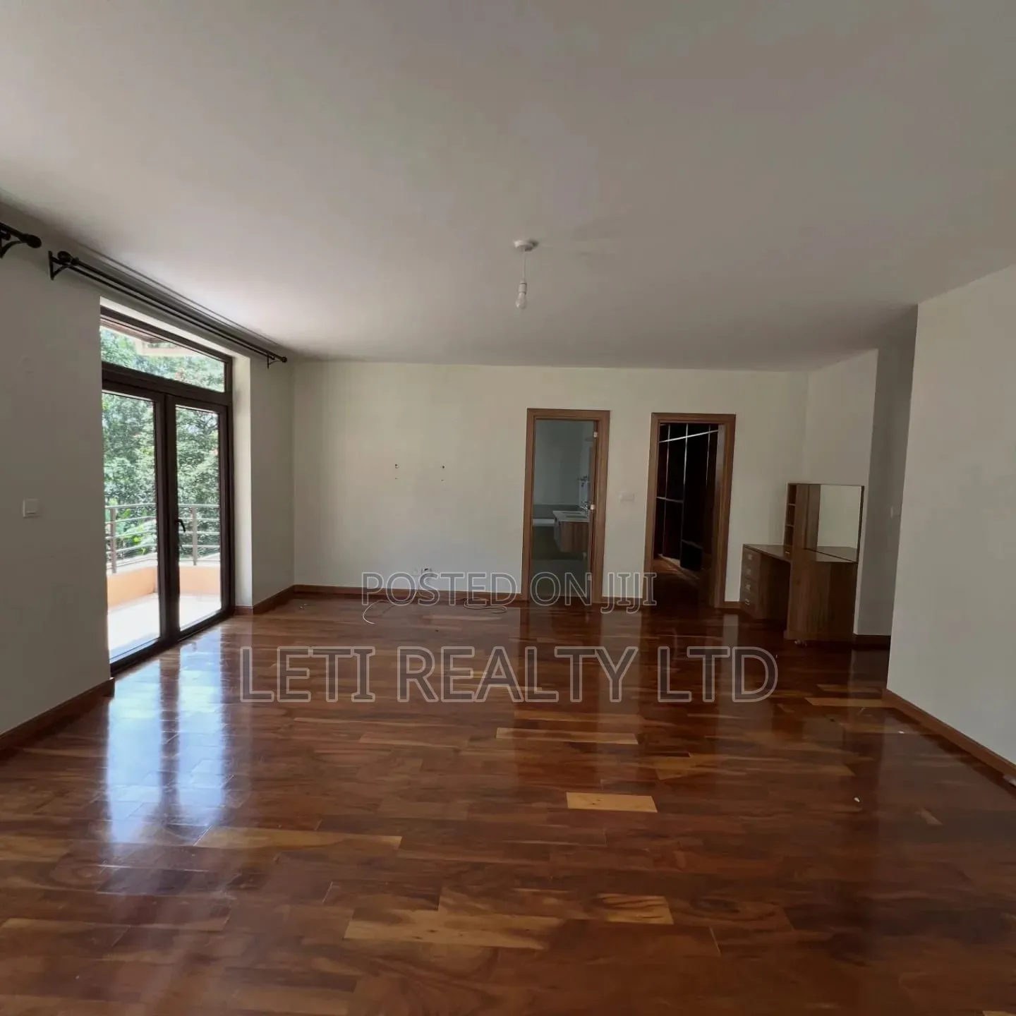 5bdrm Townhouse / Terrace in Muthangari for rent