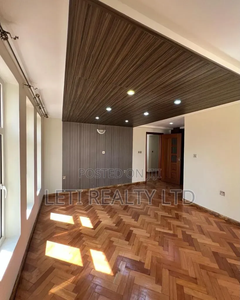 5bdrm Townhouse / Terrace in Muthangari for rent