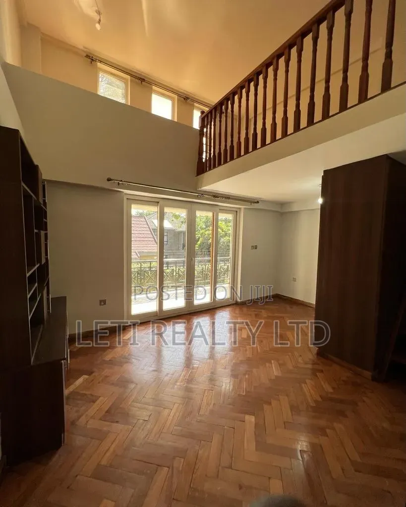 5bdrm Townhouse / Terrace in Muthangari for rent